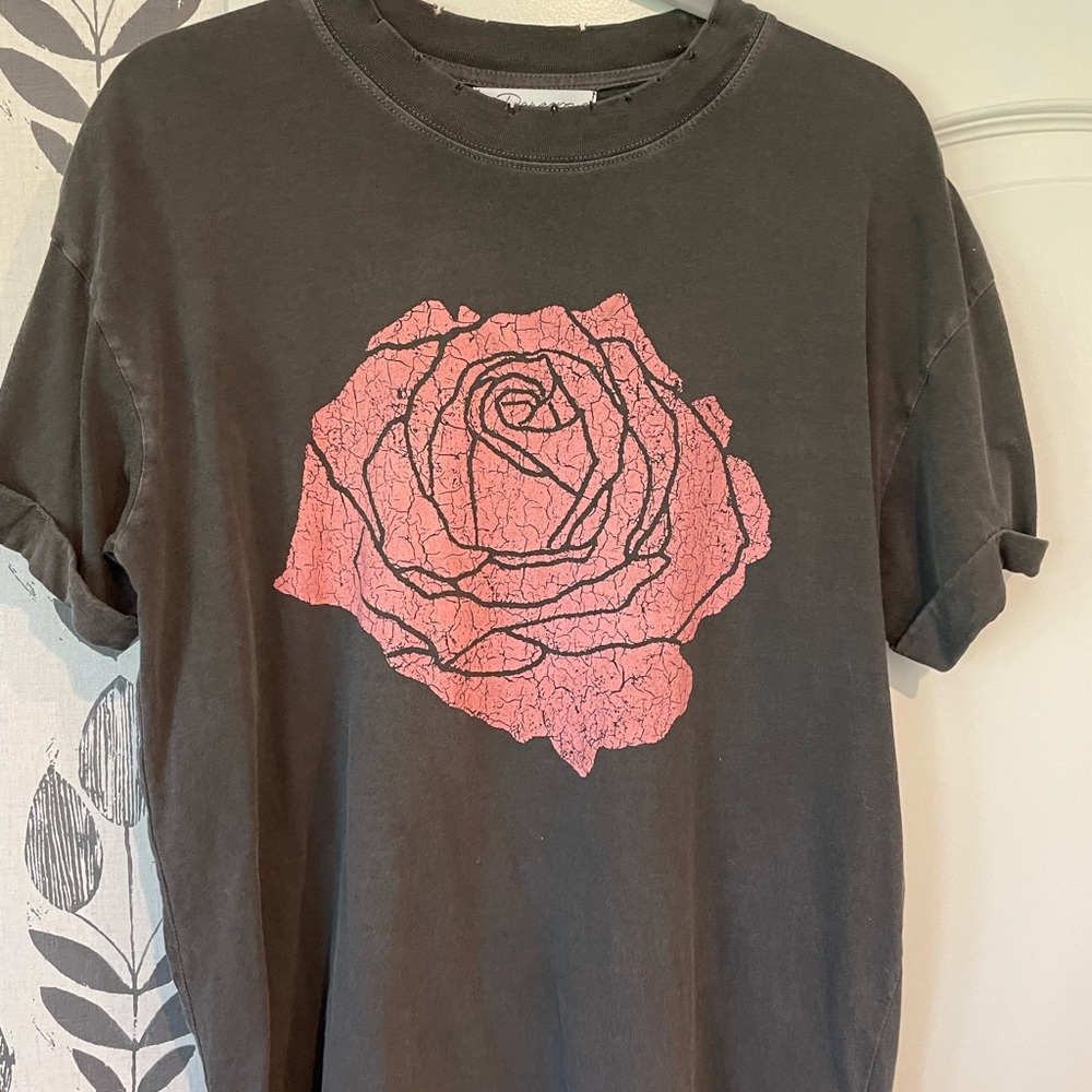 FREE PEOPLE girl dangerous sizs S Vintage Tee